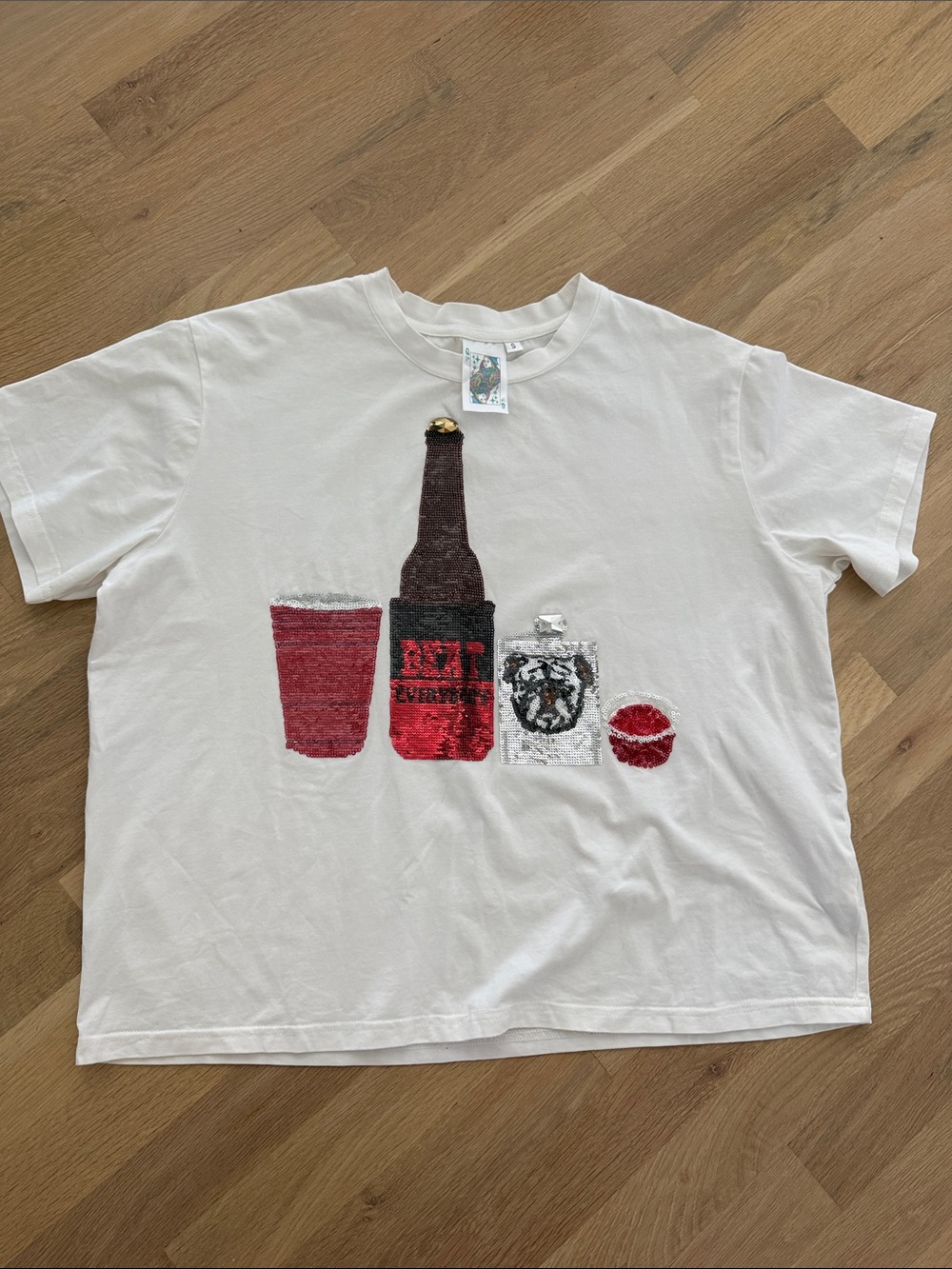 QUEEN OF SPARKLES White Tee with Red and Silver Sequin Beverage Motif